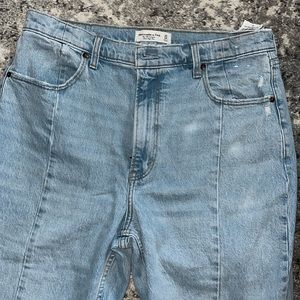 AF 90’s Straight Jeans - Size 32